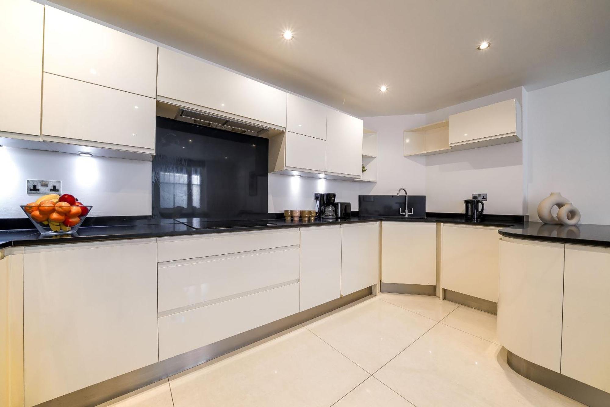 Notting Hill & Hyde Park - 2Br - Cityapartmentstay Londyn Zewnętrze zdjęcie
